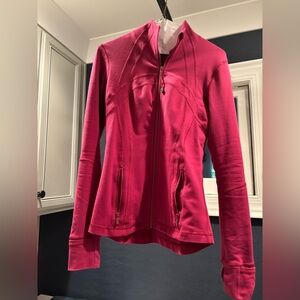 Lululemon define jacket size 6, raspberry color